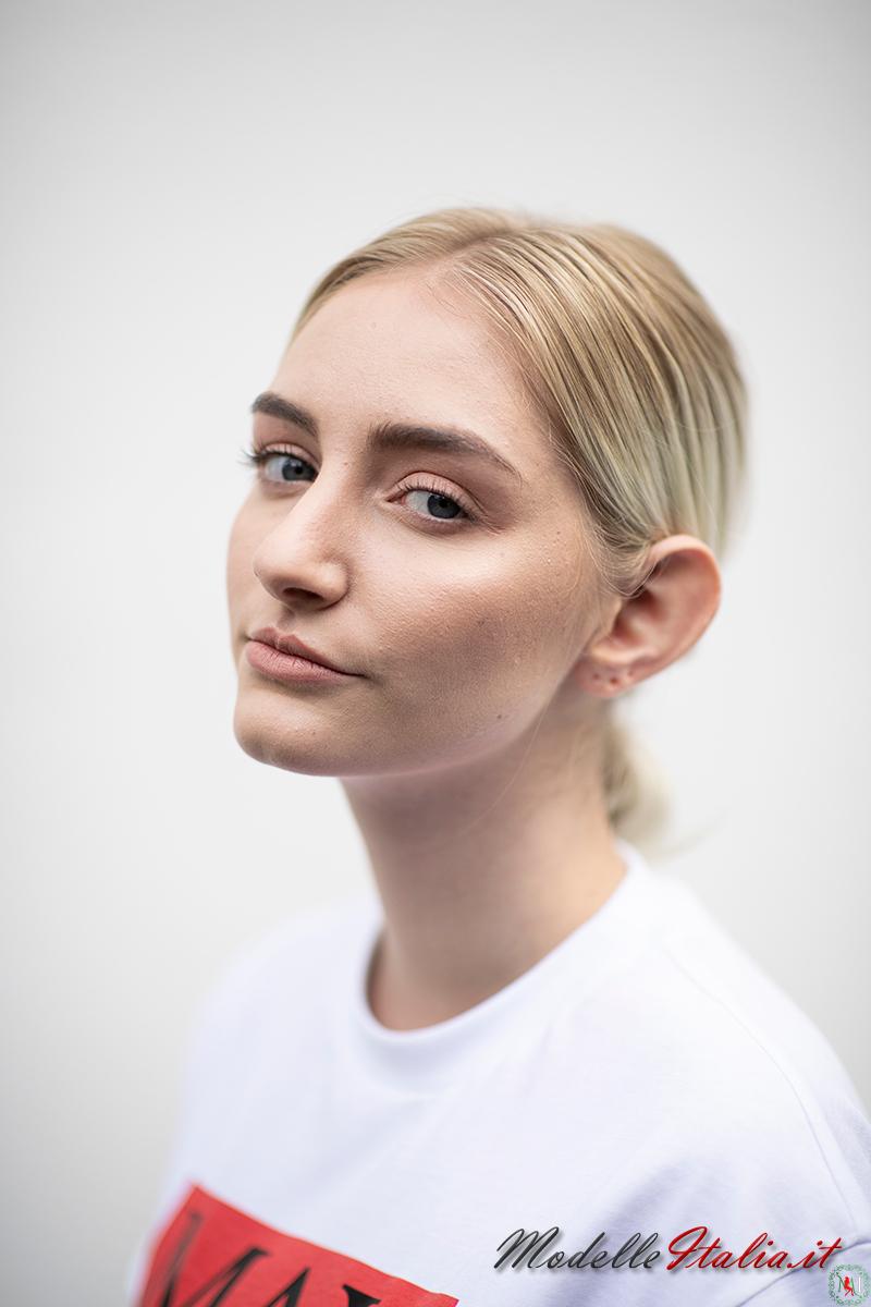 CAROLIN MODELLA BOLZANO SÜDTIROL - immagine 16