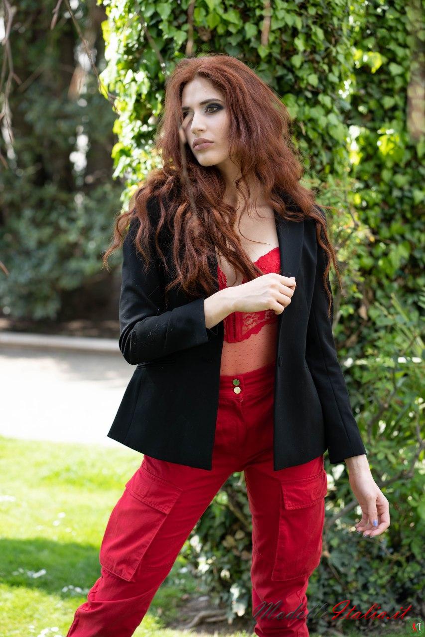 MIRIANA MODELLA MERANO ALTO ADIGE - immagine 2