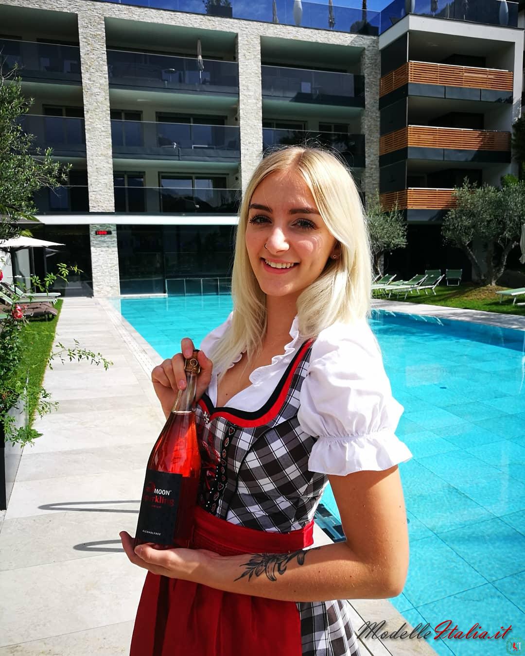 CAROLIN MODELLA BOLZANO SÜDTIROL - immagine 13