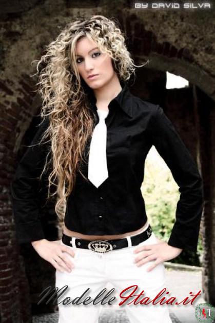 NICOLE MODELLA MANTOVA