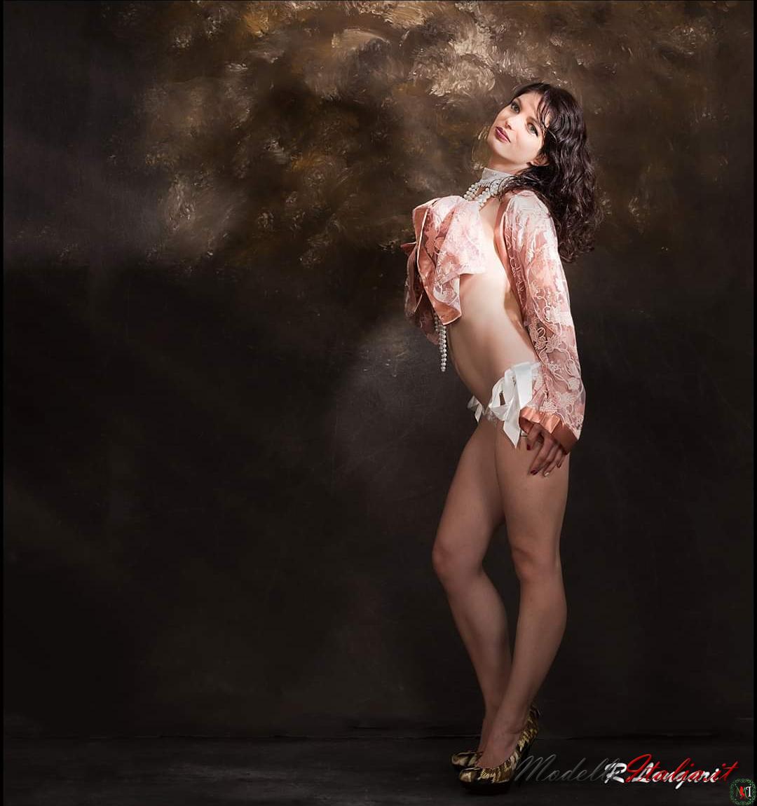 ASHARA MODELLA TRENTO - immagine 3