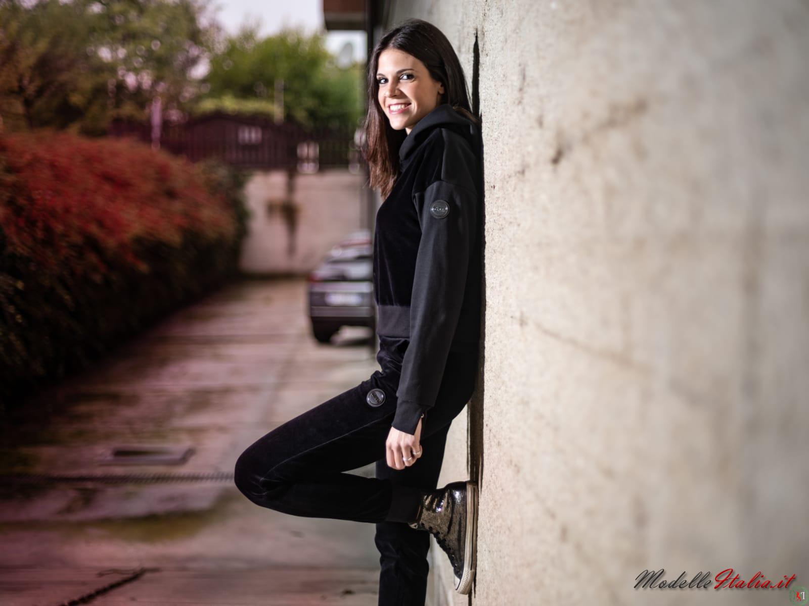 GIULIA MODELLA TORINO PIEMONTE - immagine 2